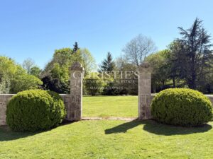 A Character Estate with Courtyard and Parkland – Space, Authenticity and Enduring Quality in the Limousin