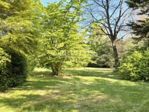 A Character Estate with Courtyard and Parkland – Space, Authenticity and Enduring Quality in the Limousin