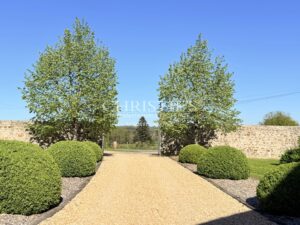 A Character Estate with Courtyard and Parkland – Space, Authenticity and Enduring Quality in the Limousin