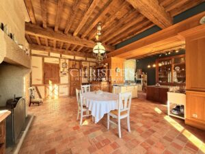 A Character Estate with Courtyard and Parkland – Space, Authenticity and Enduring Quality in the Limousin