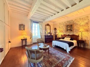 A Character Estate with Courtyard and Parkland – Space, Authenticity and Enduring Quality in the Limousin