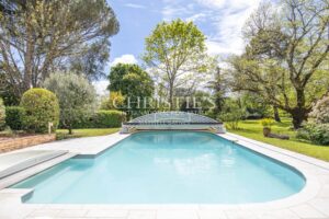 Maison pittoresque au bord des canaux avec accès direct à l'eau