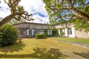 Maison pittoresque au bord des canaux avec accès direct à l'eau