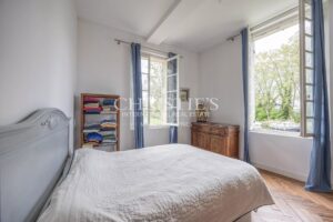 Maison pittoresque au bord des canaux avec accès direct à l'eau