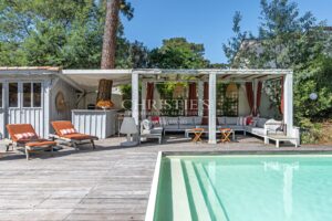 Villa familiale avec piscine grand jardin