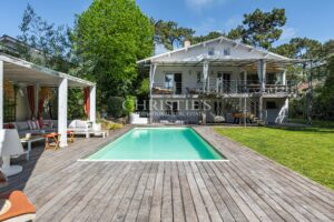Villa familiale avec piscine grand jardin