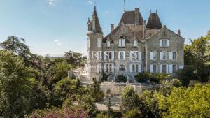 A Breathtaking Chateau Estate, elegantly situated atop the region's Highest Hill