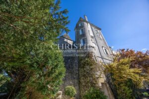 A Breathtaking Chateau Estate, elegantly situated atop the region's Highest Hill