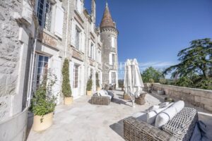A Breathtaking Chateau Estate, elegantly situated atop the region's Highest Hill
