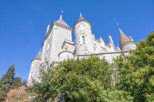 A Breathtaking Chateau Estate, elegantly situated atop the region's Highest Hill