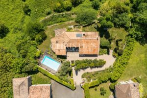 Propriété de charme nichée dans un écrin de nature, avec vues dégagées