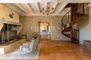 Propriété de charme nichée dans un écrin de nature, avec vues dégagées