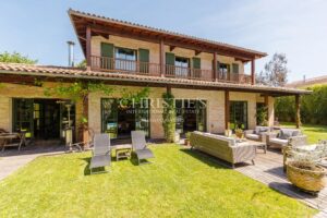 Bouscat 5 min à pied du Tram D - Demeure de charme familiale avec dépendance et garage