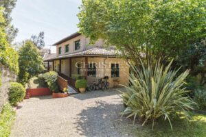 Bouscat 5 min à pied du Tram D - Demeure de charme familiale avec dépendance et garage
