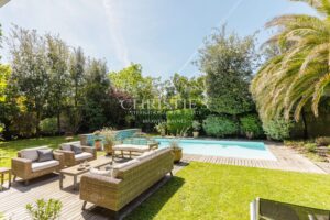 Bouscat 5 min à pied du Tram D - Demeure de charme familiale avec dépendance et garage