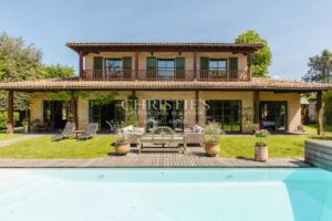 Bouscat 5 min à pied du Tram D - Demeure de charme familiale avec dépendance et garage