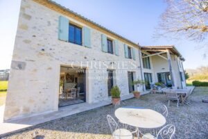 La ferme Woodland Valley View avec piscine et 11 hectares de terres de pâturage