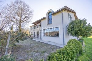 La ferme Woodland Valley View avec piscine et 11 hectares de terres de pâturage