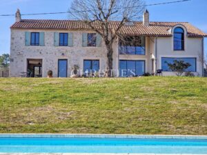 La ferme Woodland Valley View avec piscine et 11 hectares de terres de pâturage