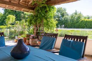 The Exquisite Plum Tree Farmhouse: Featuring a Pool and 3 acres Land