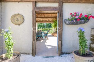 The Exquisite Plum Tree Farmhouse: Featuring a Pool and 3 acres Land