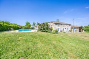 The Exquisite Plum Tree Farmhouse: Featuring a Pool and 3 acres Land