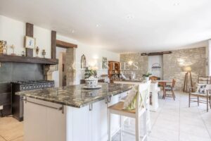 The Exquisite Plum Tree Farmhouse: Featuring a Pool and 3 acres Land