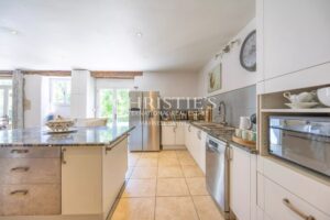 The Exquisite Plum Tree Farmhouse: Featuring a Pool and 3 acres Land