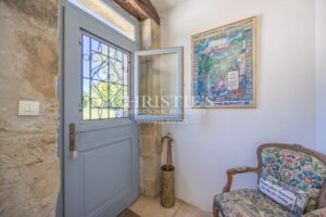 The Exquisite Plum Tree Farmhouse: Featuring a Pool and 3 acres Land