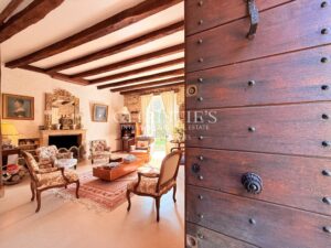 Character house with pool, 5 bedrooms, 3.5 ha land – 20 min from Angoulême
