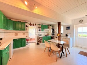 Character house with pool, 5 bedrooms, 3.5 ha land – 20 min from Angoulême