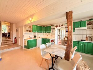 Character house with pool, 5 bedrooms, 3.5 ha land – 20 min from Angoulême