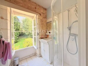 Character house with pool, 5 bedrooms, 3.5 ha land – 20 min from Angoulême