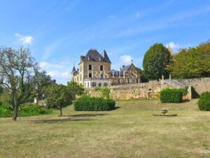 Propriété d’Exception Restaurée au Cœur du Triangle d’Or de la Dordogne