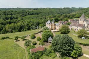 Propriété d’Exception Restaurée au Cœur du Triangle d’Or de la Dordogne