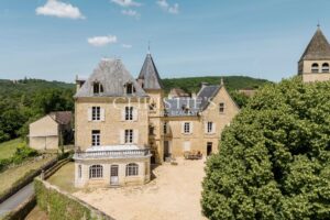 Propriété d’Exception Restaurée au Cœur du Triangle d’Or de la Dordogne