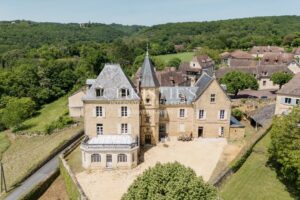 Propriété d’Exception Restaurée au Cœur du Triangle d’Or de la Dordogne