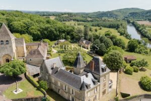 Propriété d’Exception Restaurée au Cœur du Triangle d’Or de la Dordogne