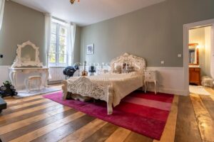 A Superb Manor and Estate with Diverse Income Potential