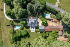 Historic Périgord Manor: An Exclusive Sanctuary with Diverse Revenue Streams