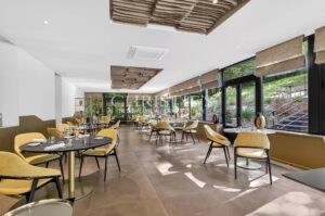 Prime Culinary Turnkey Investment Opportunity: A Michelin-Calibre Gastronomic Restaurant & Luxury Suites near Périgueux