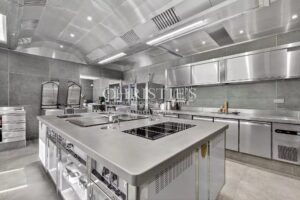 Prime Culinary Turnkey Investment Opportunity: A Michelin-Calibre Gastronomic Restaurant & Luxury Suites near Périgueux