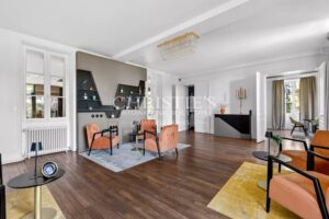 Prime Culinary Turnkey Investment Opportunity: A Michelin-Calibre Gastronomic Restaurant & Luxury Suites near Périgueux