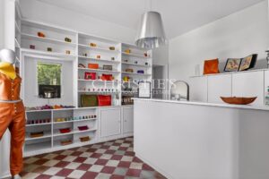Prime Culinary Turnkey Investment Opportunity: A Michelin-Calibre Gastronomic Restaurant & Luxury Suites near Périgueux