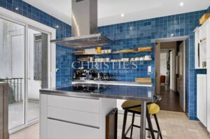 Prime Culinary Turnkey Investment Opportunity: A Michelin-Calibre Gastronomic Restaurant & Luxury Suites near Périgueux