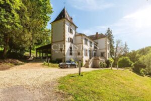 Prime Culinary Turnkey Investment Opportunity: A Michelin-Calibre Gastronomic Restaurant & Luxury Suites near Périgueux