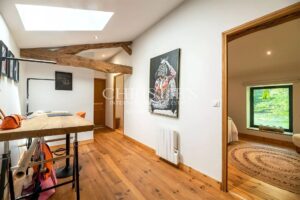 Prime Culinary Turnkey Investment Opportunity: A Michelin-Calibre Gastronomic Restaurant & Luxury Suites near Périgueux