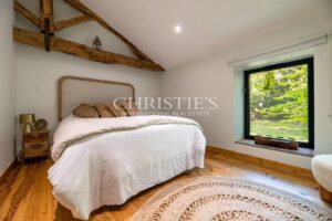 Prime Culinary Turnkey Investment Opportunity: A Michelin-Calibre Gastronomic Restaurant & Luxury Suites near Périgueux