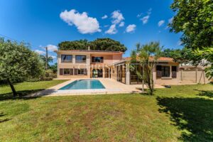 Bassin View & Grand Proportions — A Rare Balance