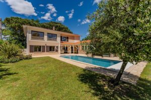 Bassin View & Grand Proportions — A Rare Balance